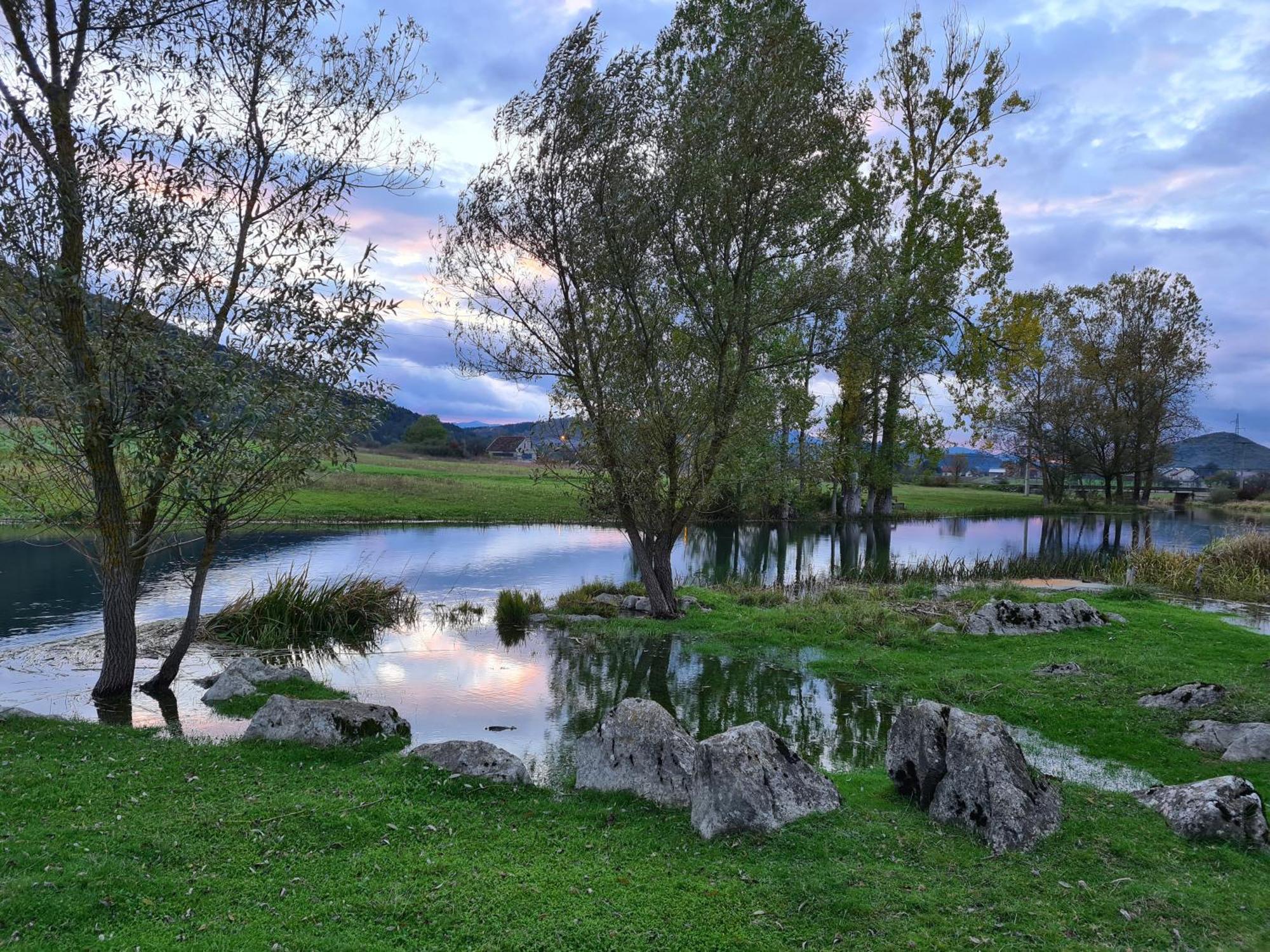 Forestside House Gacka With Relax Area Sinac Esterno foto